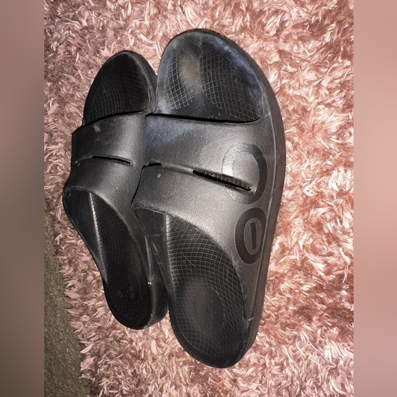 Oofos Men's Black comfort sandal Slides M 9 W 11 beach walking summer spring - Picture 4 of 10